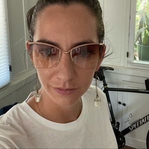 Meet your Posher, Claire